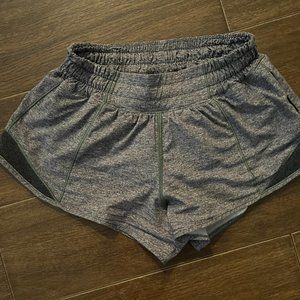 Grey 2.5" hotty hot lululemon shorts!